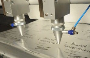 Laserkombinationssystem – perforering och gravyr